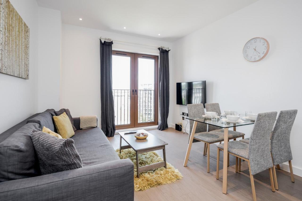 Top Floor Luxury 2 Bedroom St Albans Apartment - Free Wifi Exterior photo